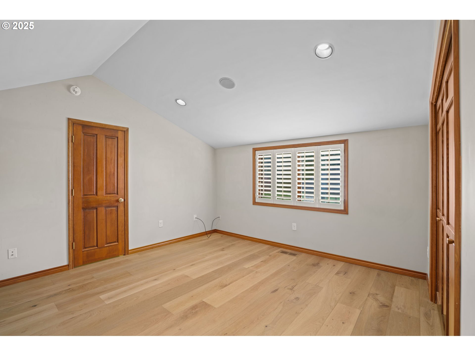 property viewer photo 36