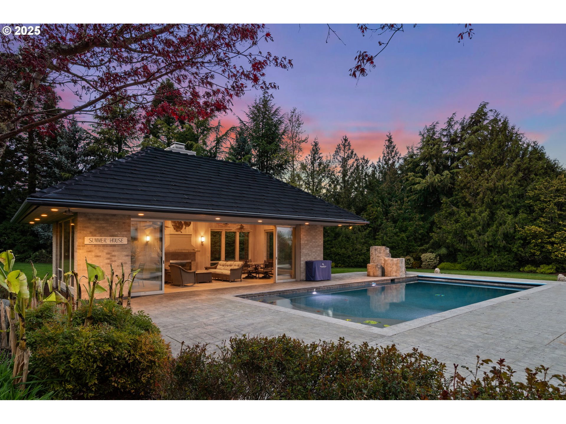 property viewer photo 40