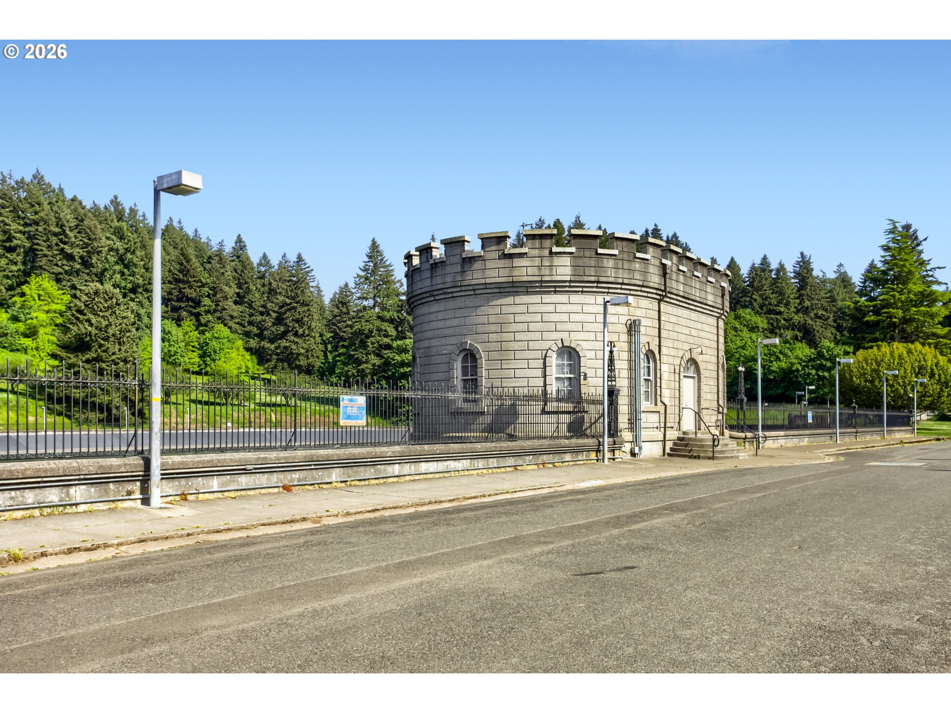 main property photo 30