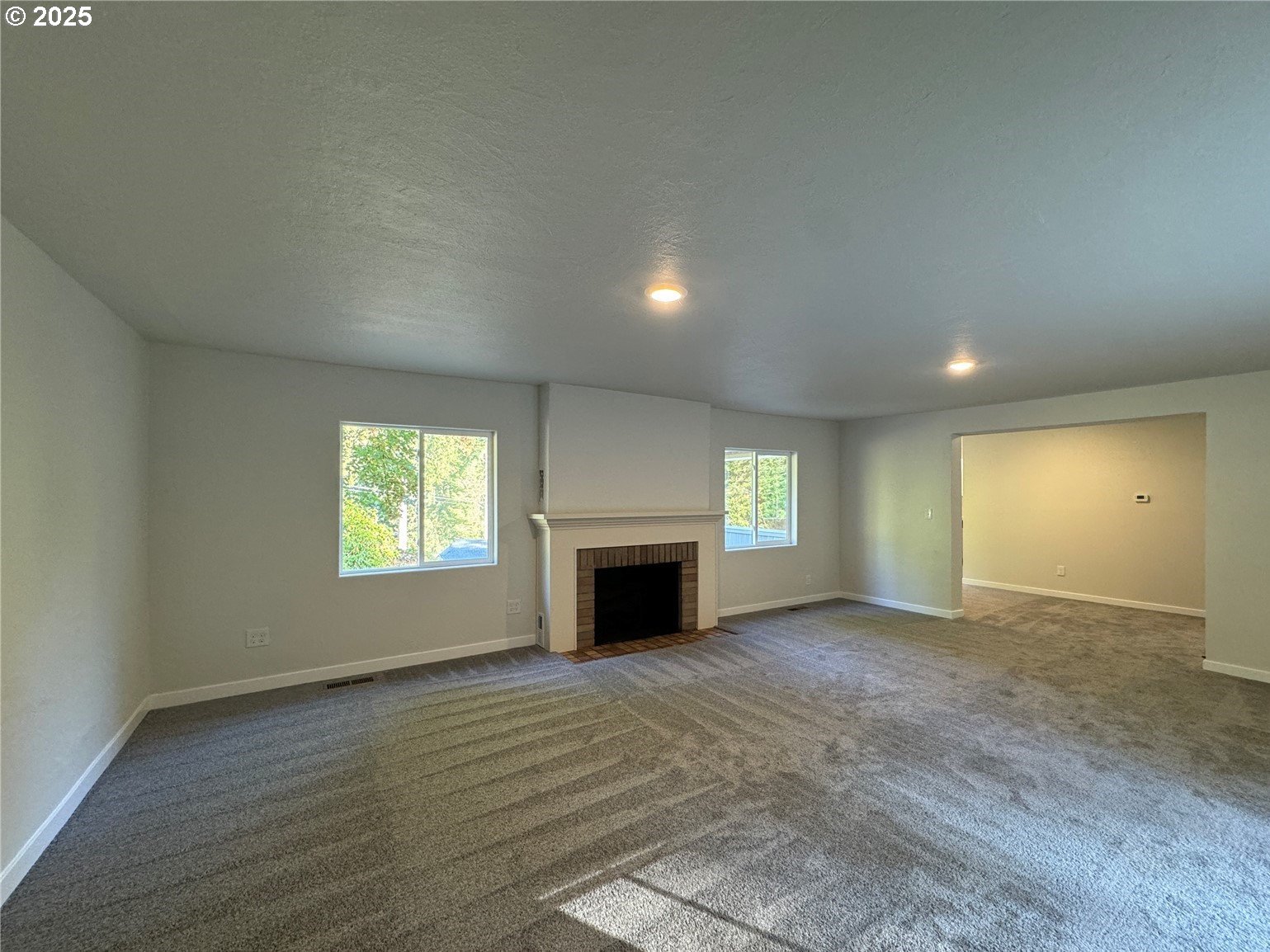 property viewer photo 2