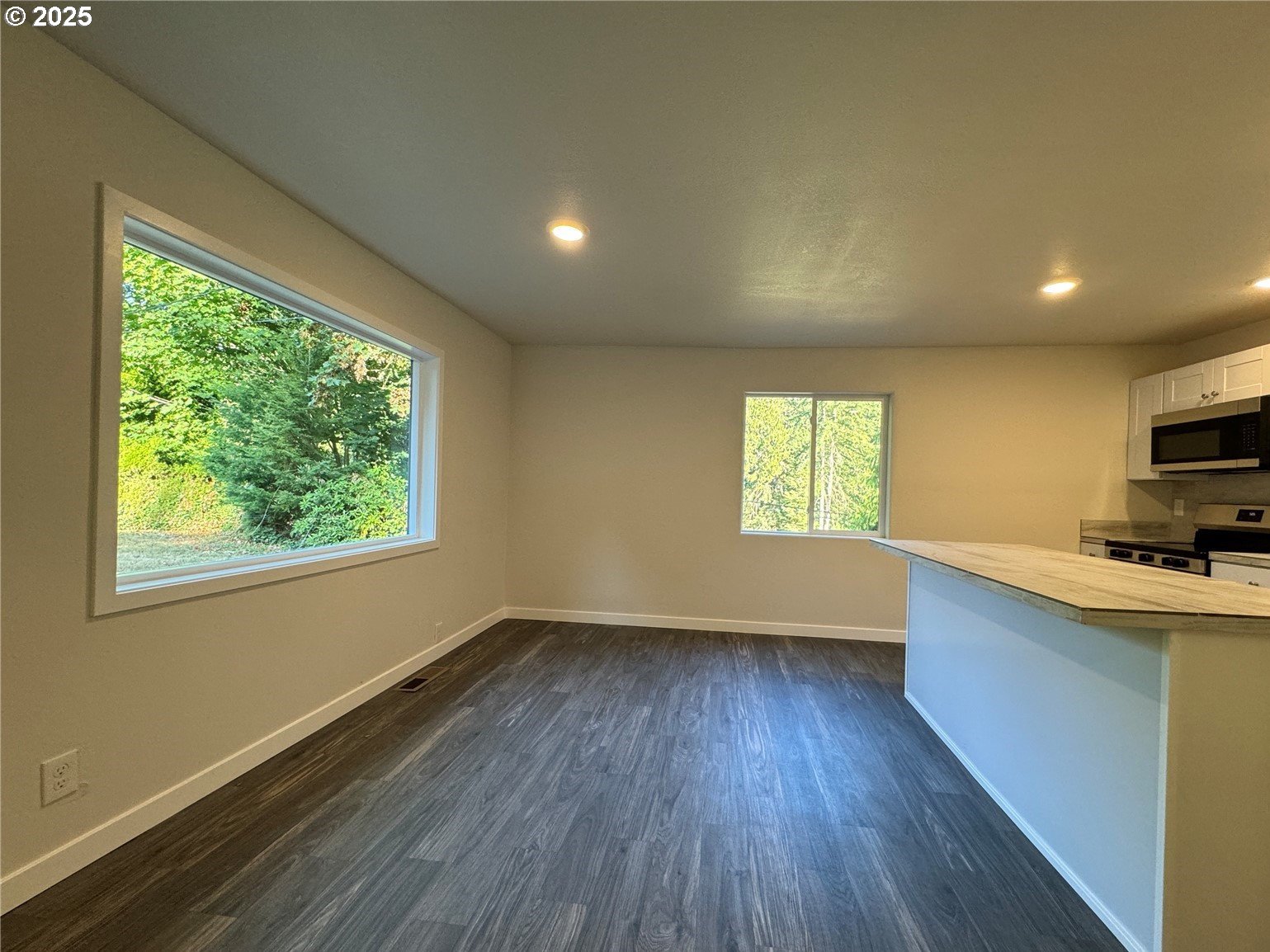 property viewer photo 3