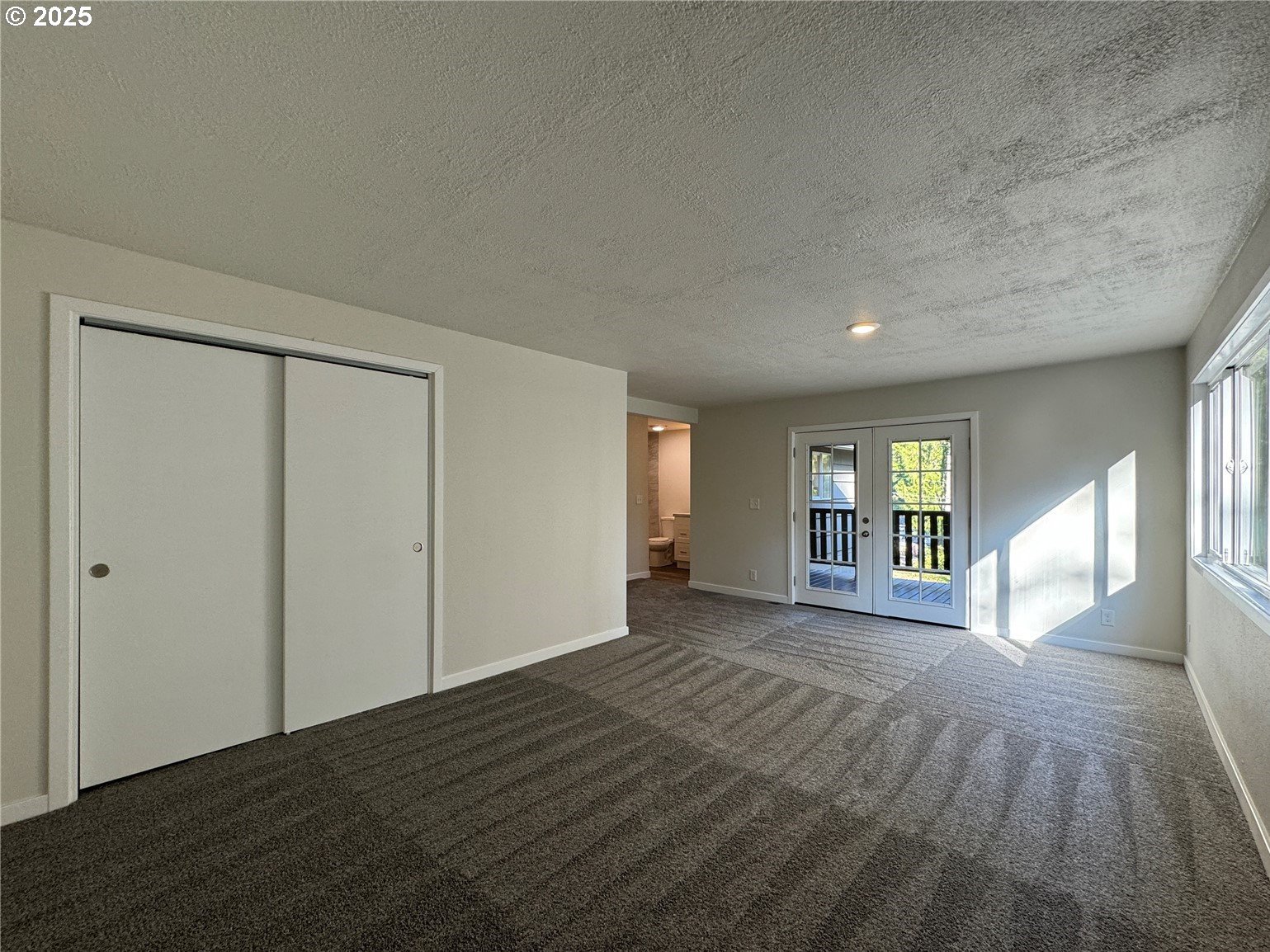 property viewer photo 7