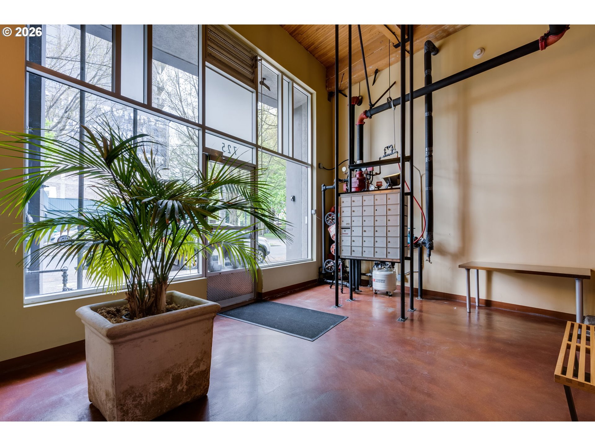 main property photo 25