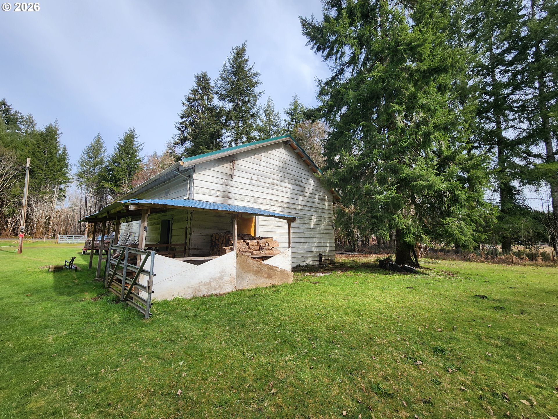 main property photo 40