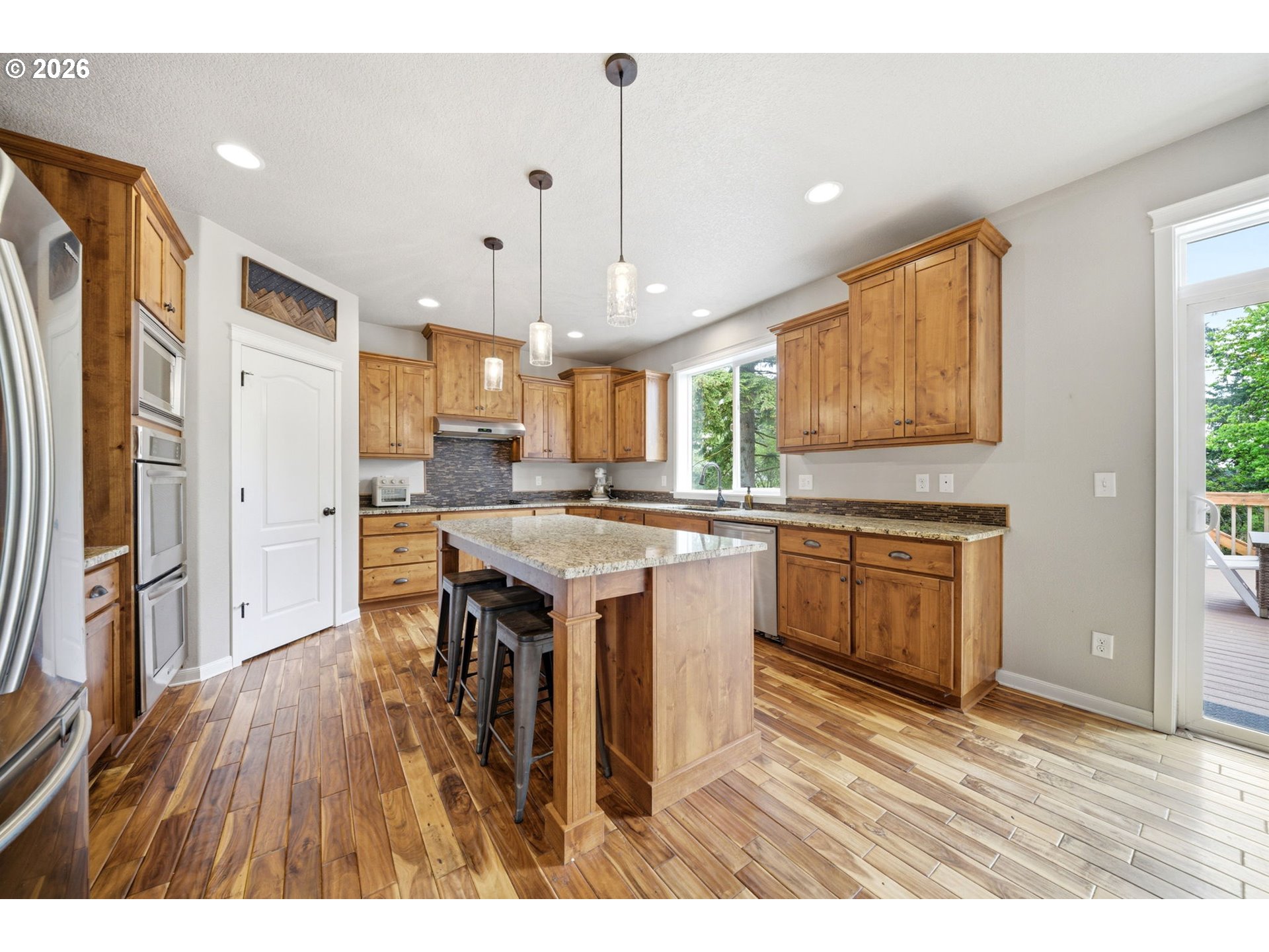 main property photo 15