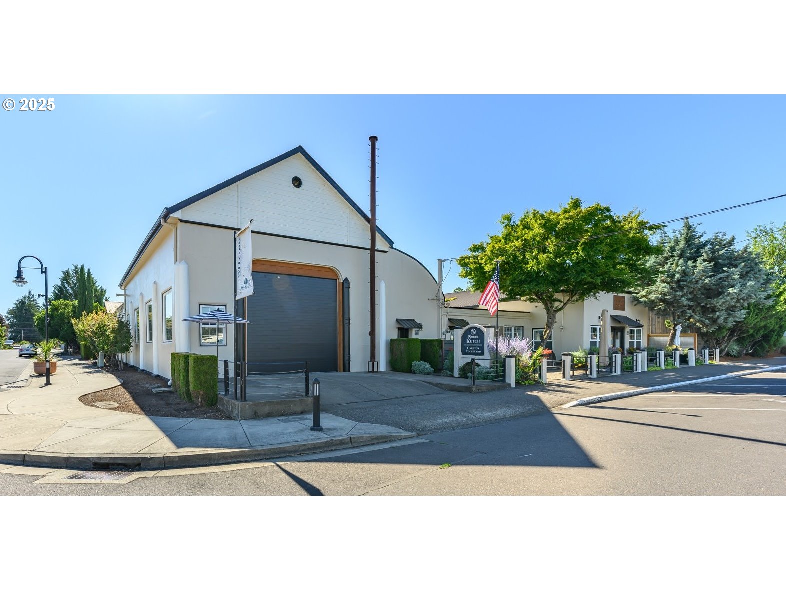 main property photo 37