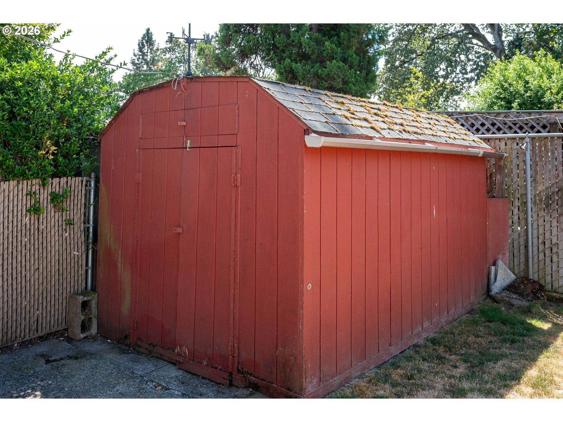 main property photo 45
