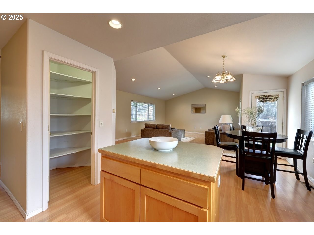 property viewer photo 14