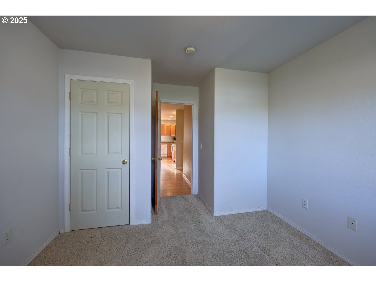 property viewer photo 16