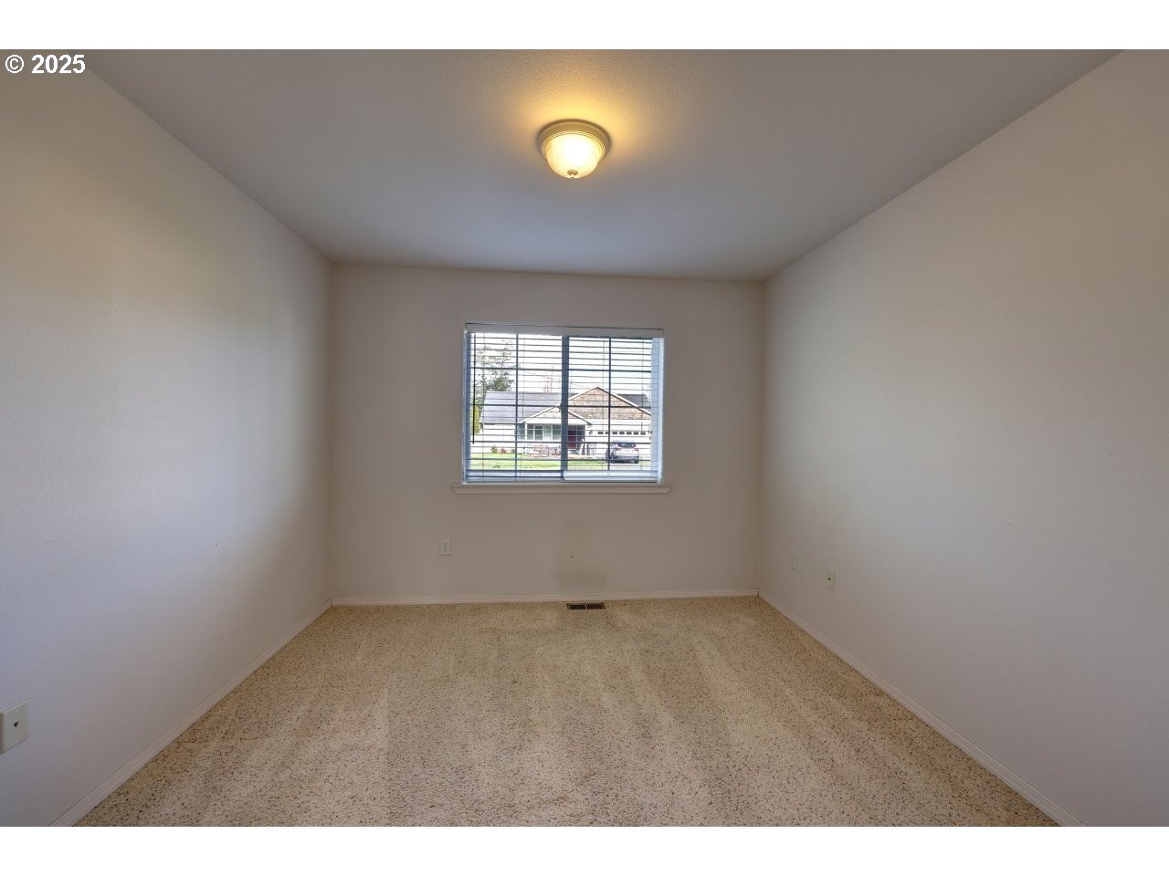 property viewer photo 17
