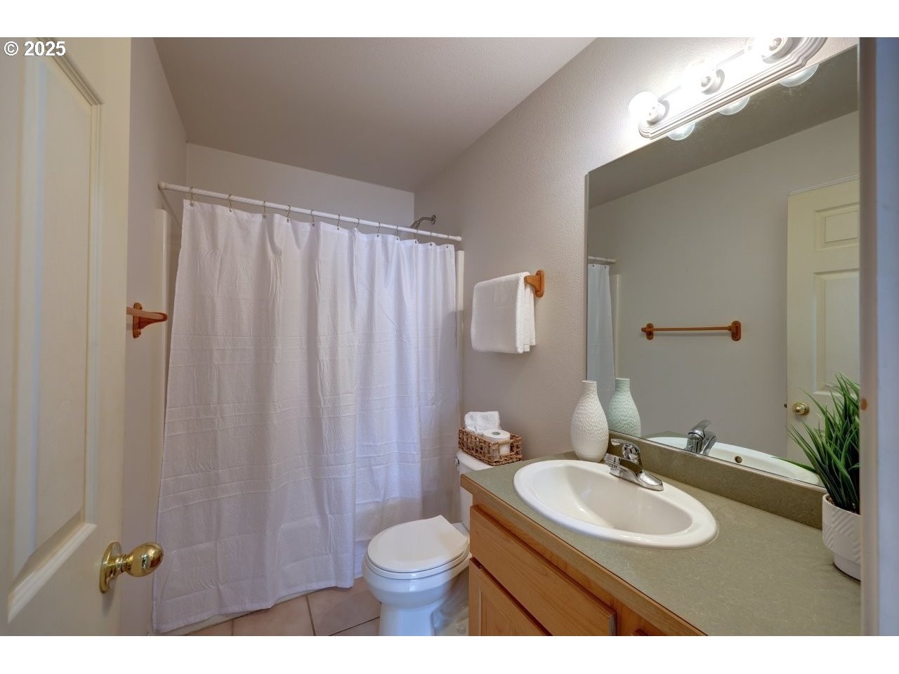 property viewer photo 18