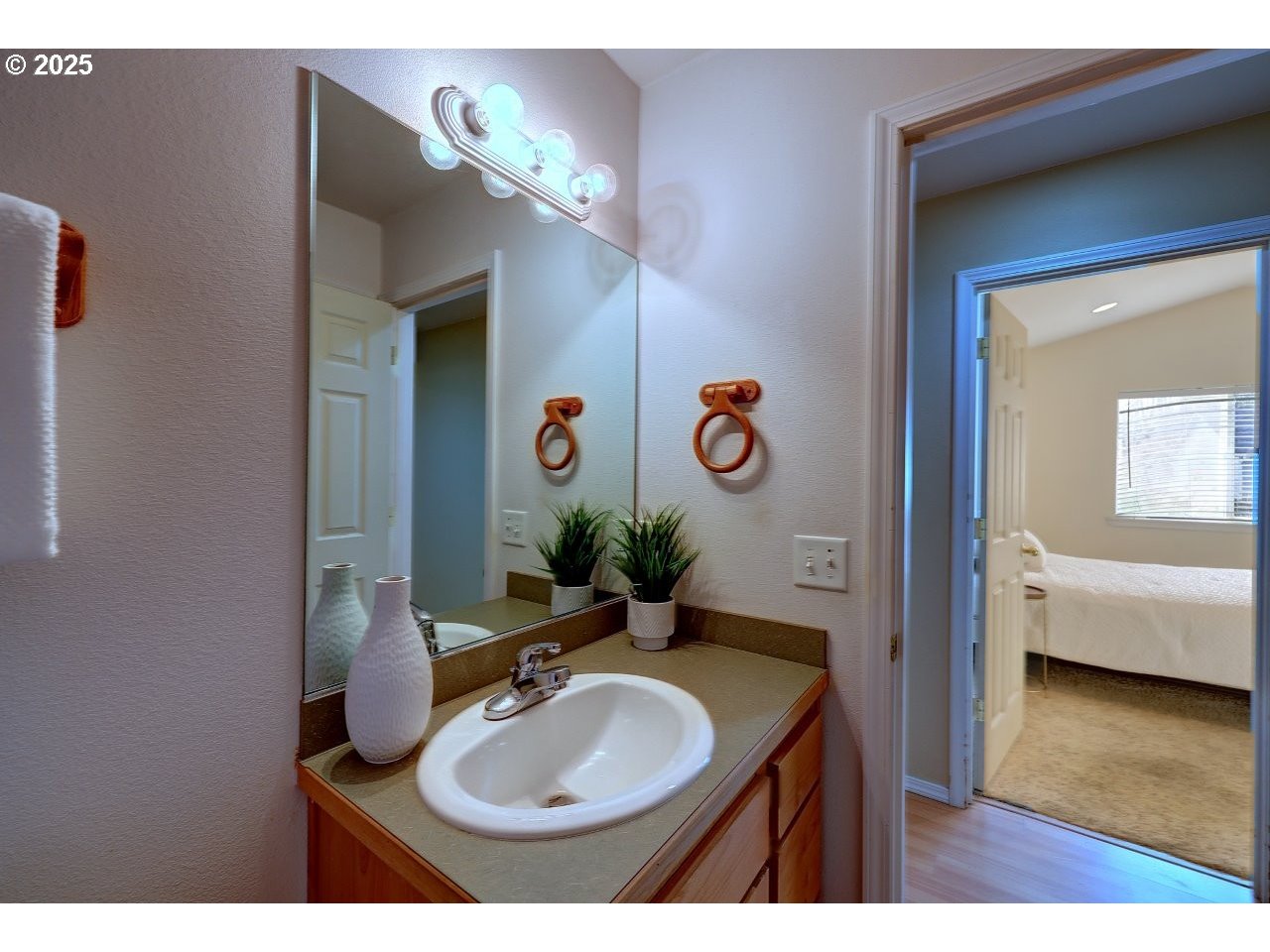 property viewer photo 19