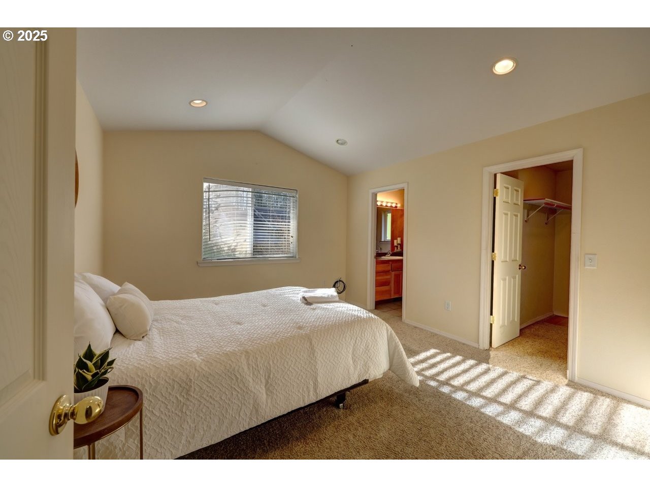 property viewer photo 20