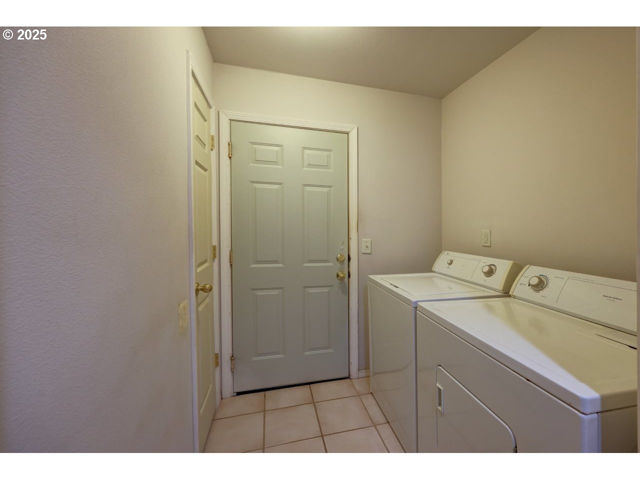 property viewer photo 26