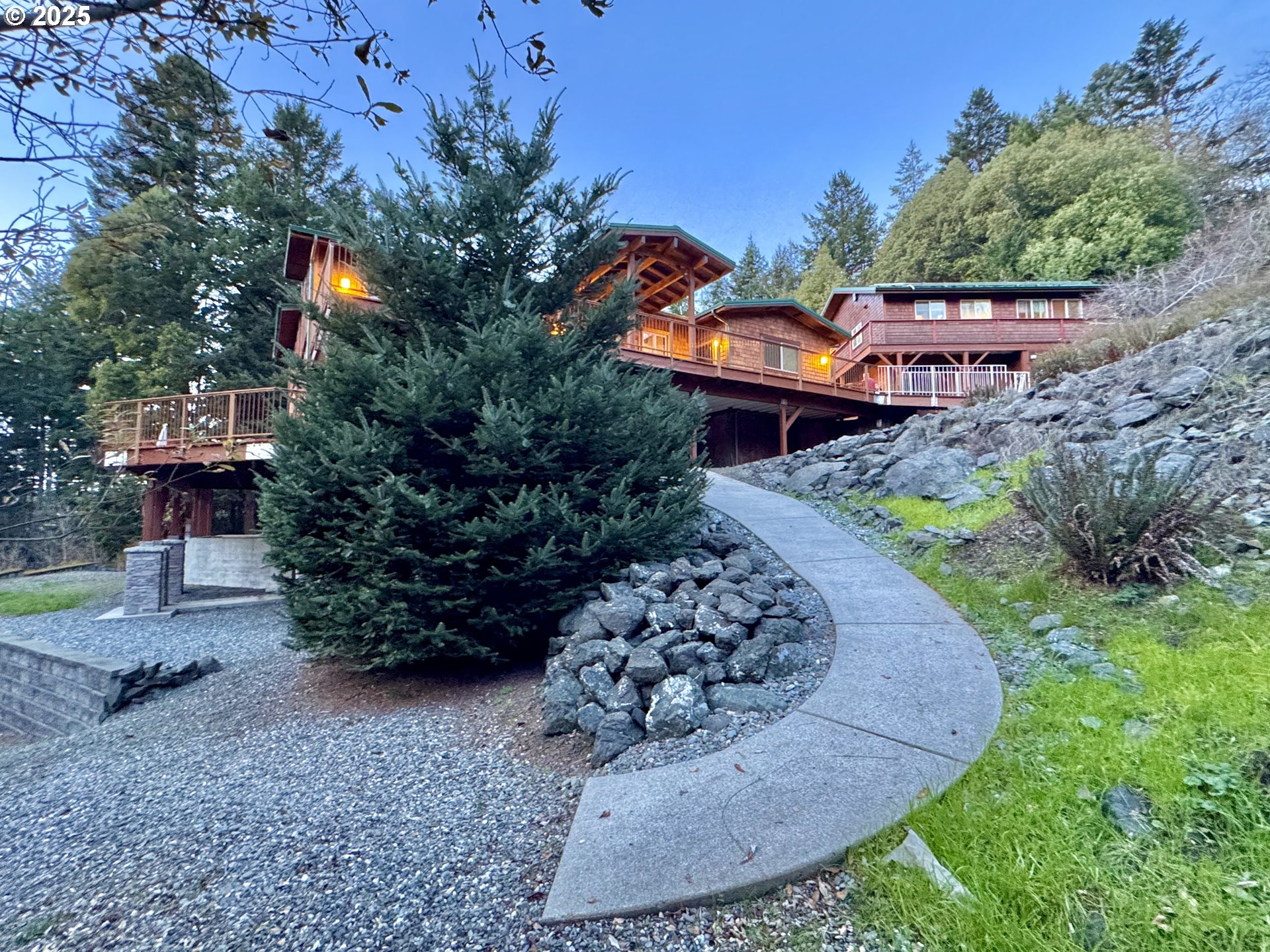 main property photo 35