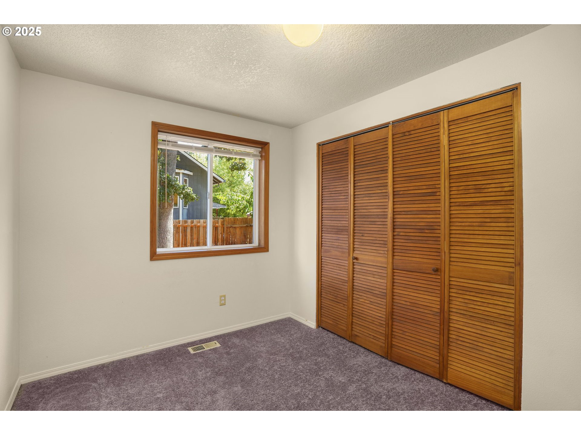 property viewer photo 19