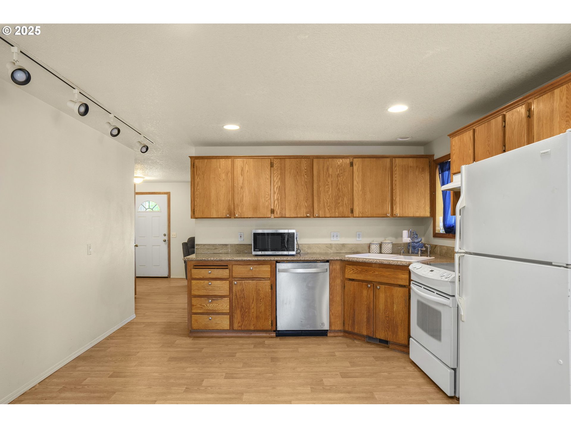 property viewer photo 7