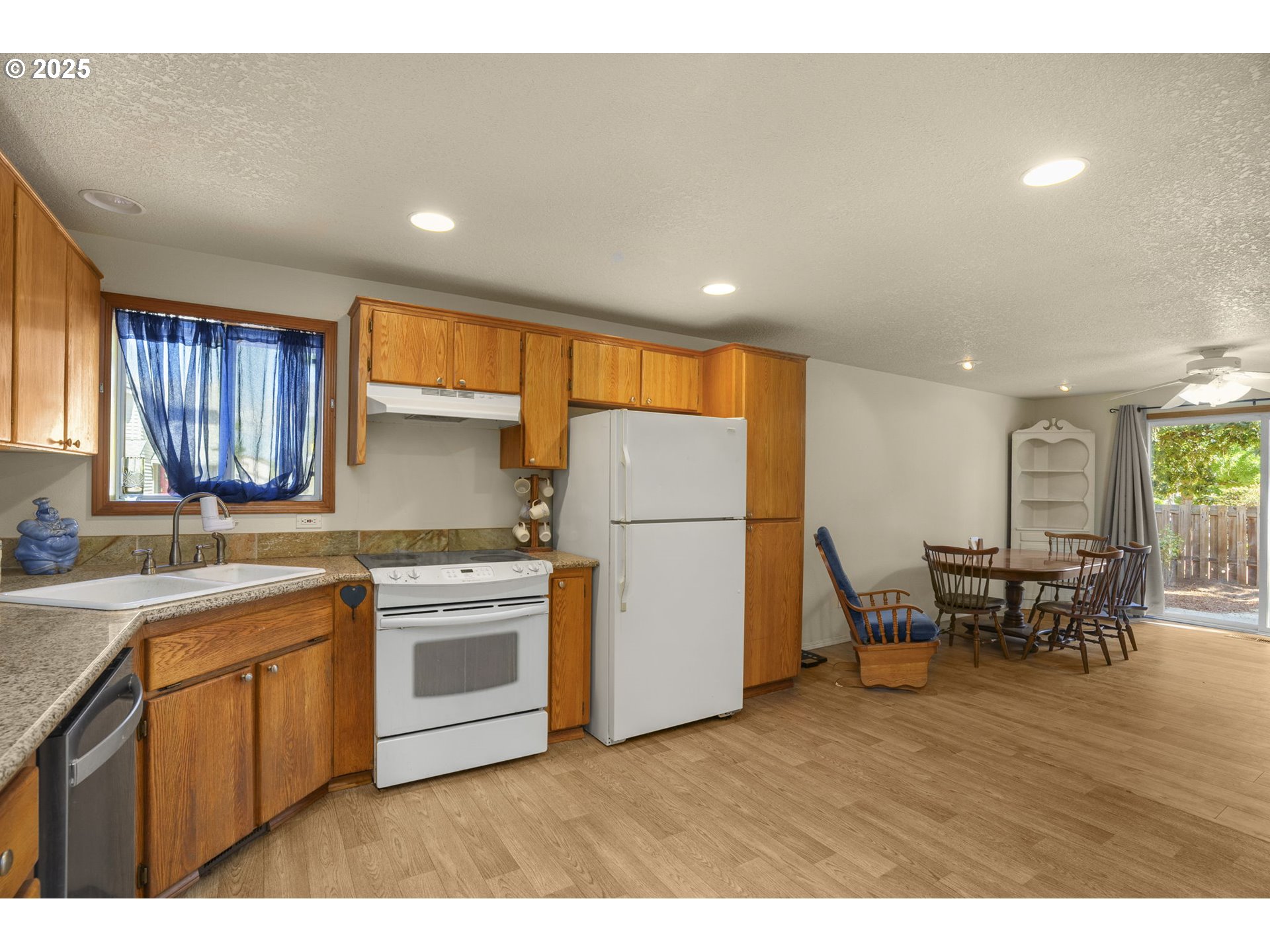 property viewer photo 9
