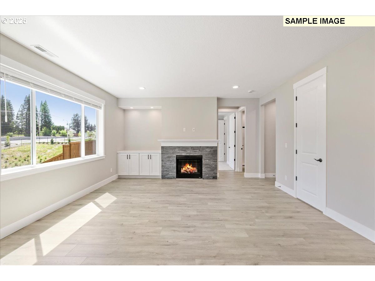 property viewer photo 9