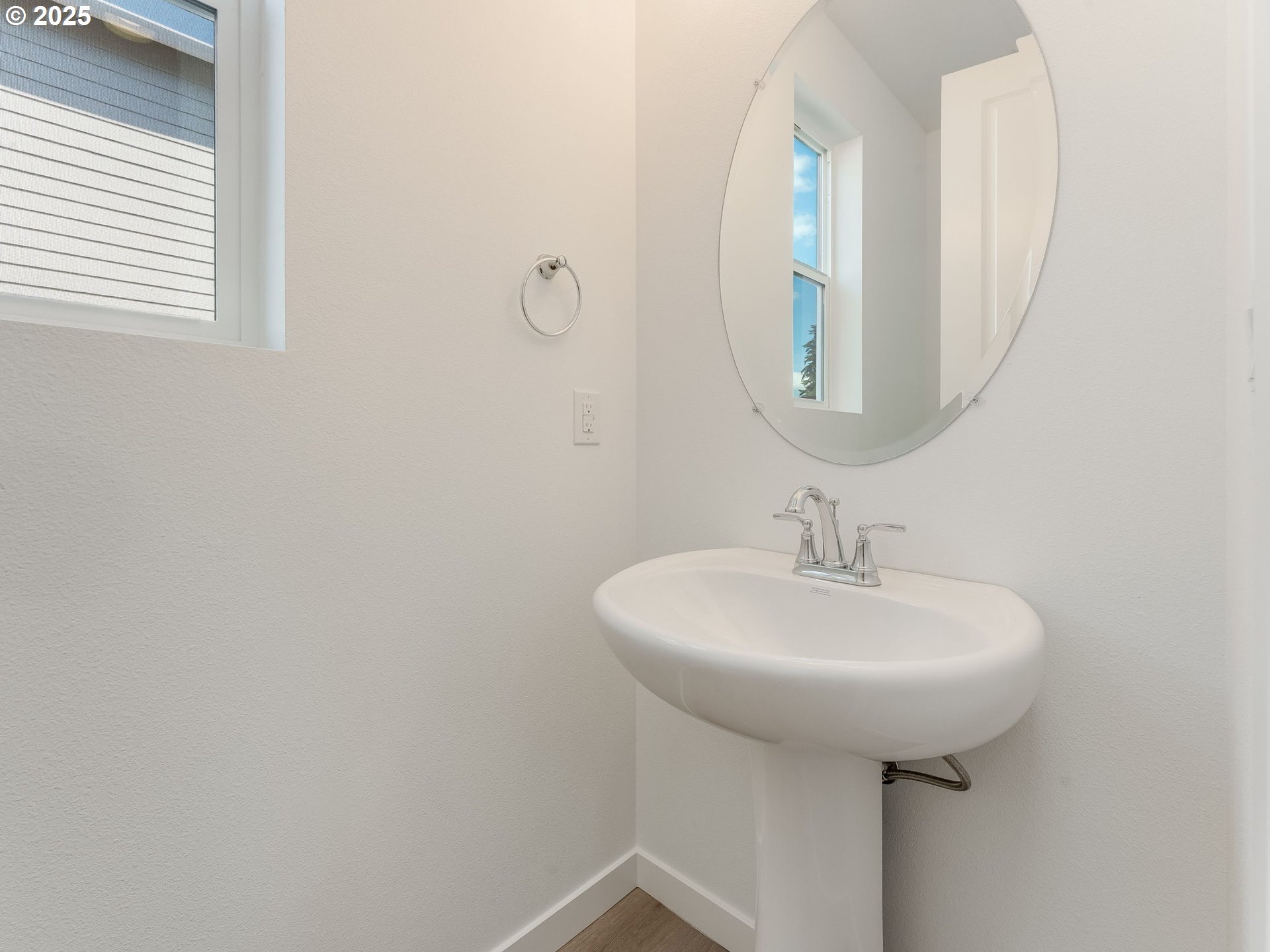 property viewer photo 2