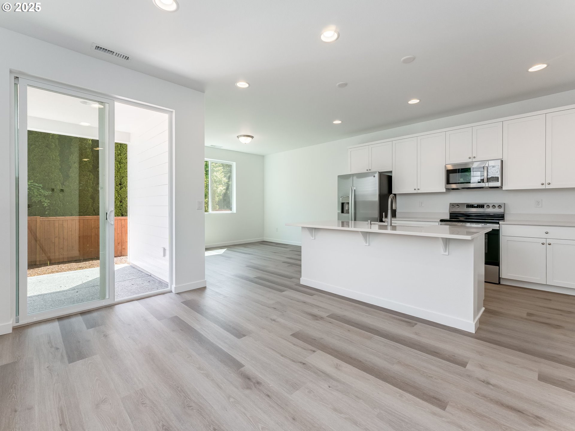 property viewer photo 4