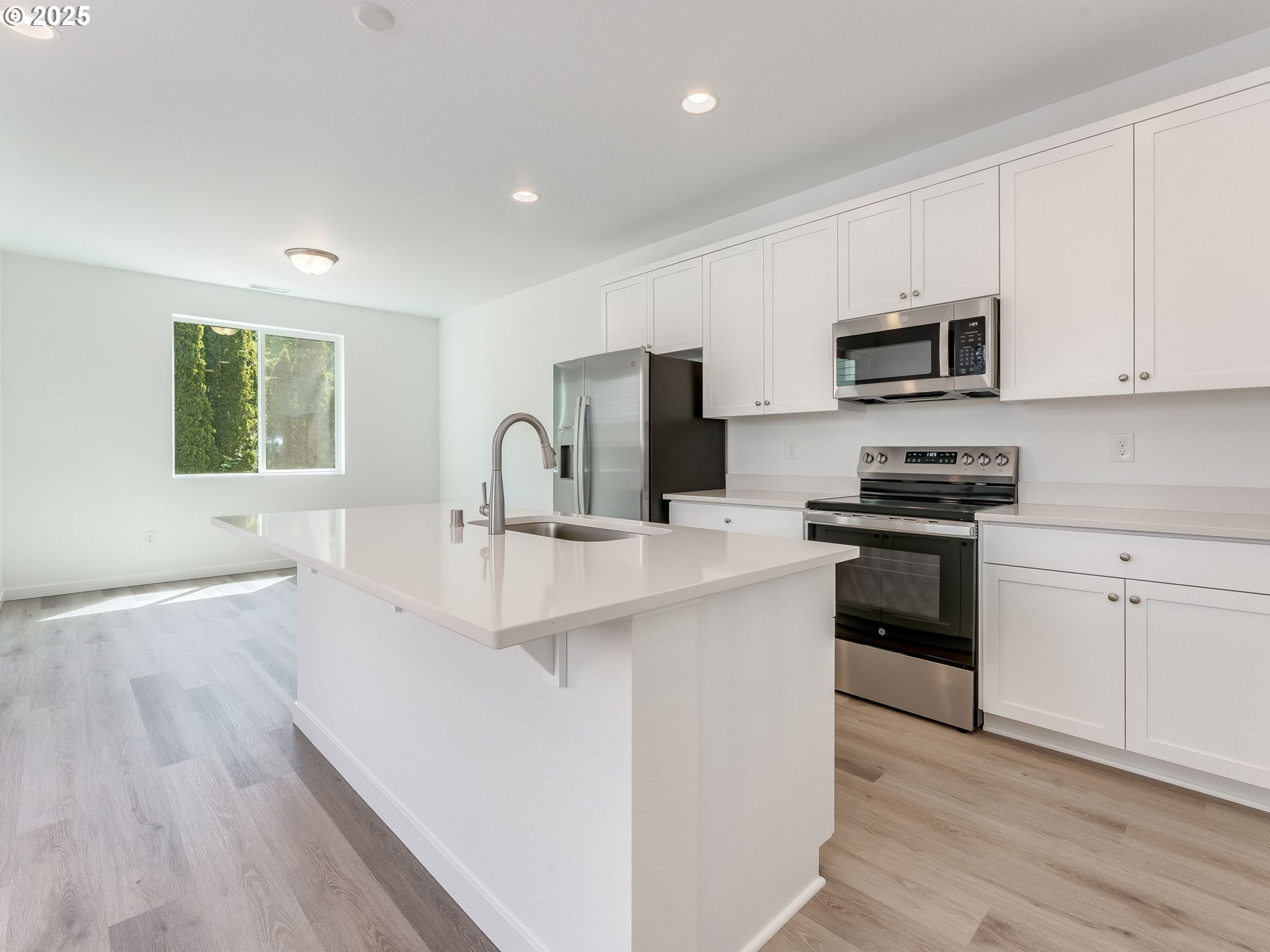 property viewer photo 5