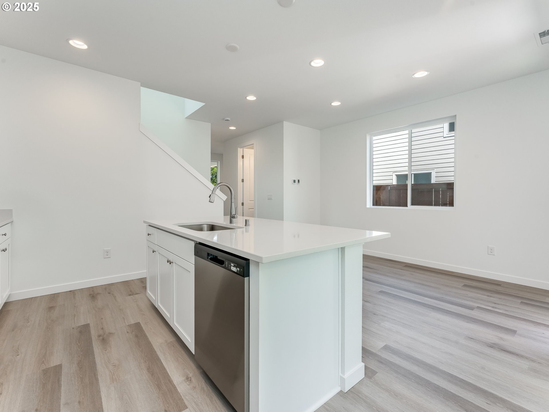 property viewer photo 8