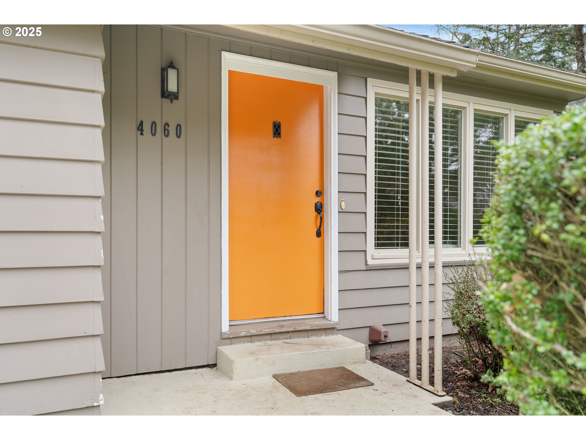 property viewer photo 1