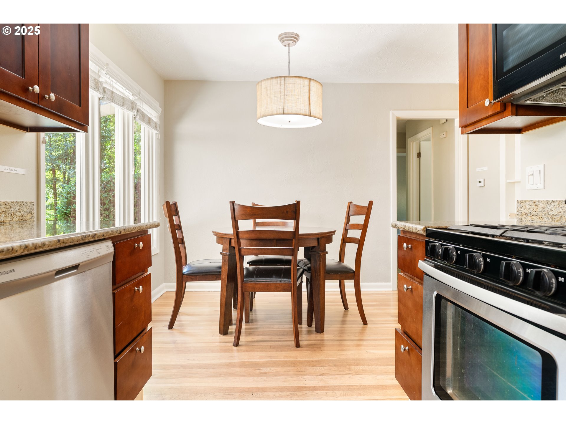 property viewer photo 10