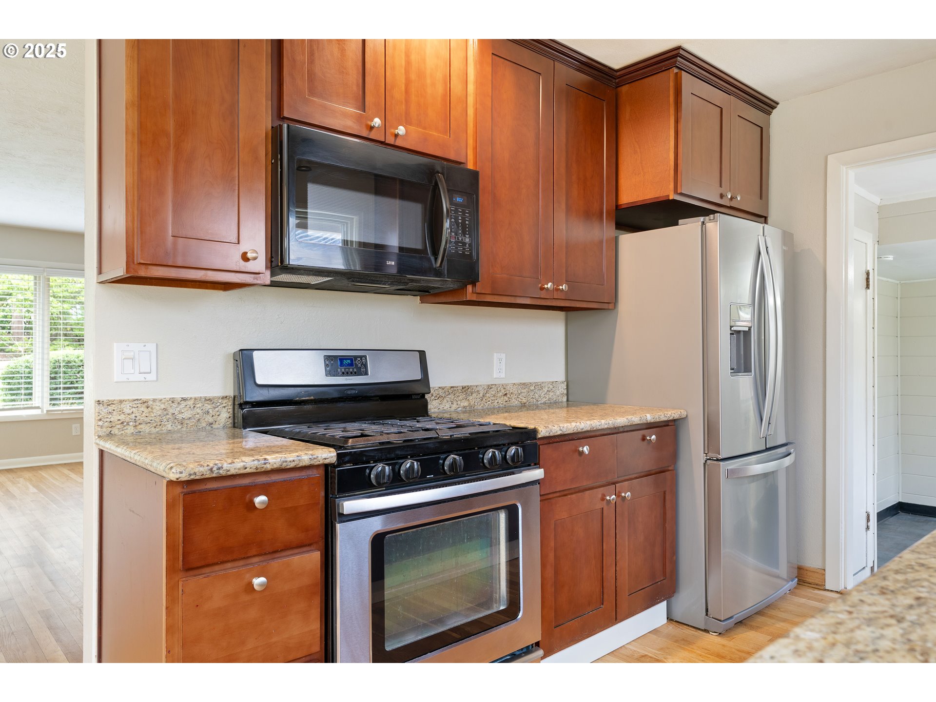 property viewer photo 12