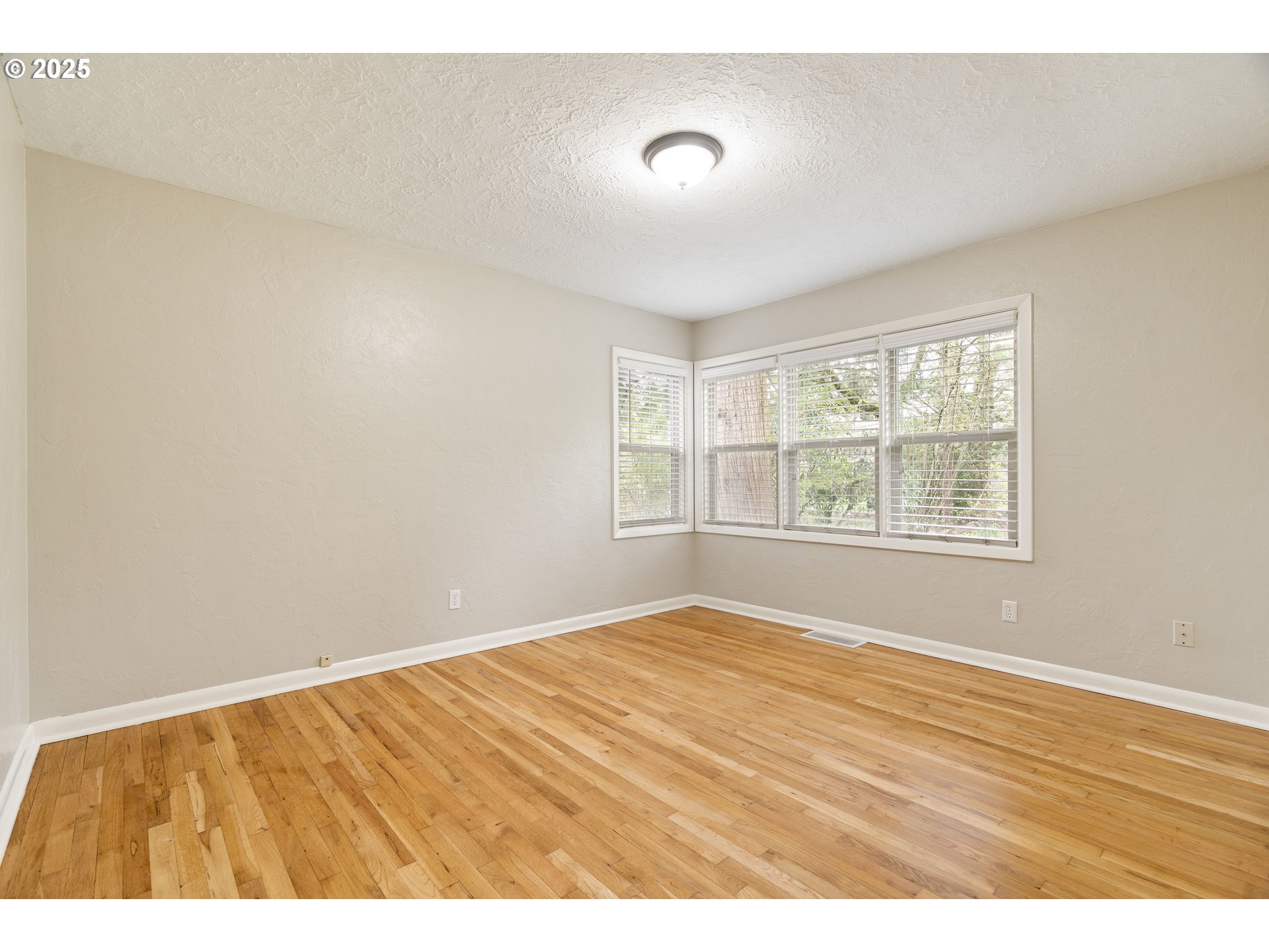 property viewer photo 17
