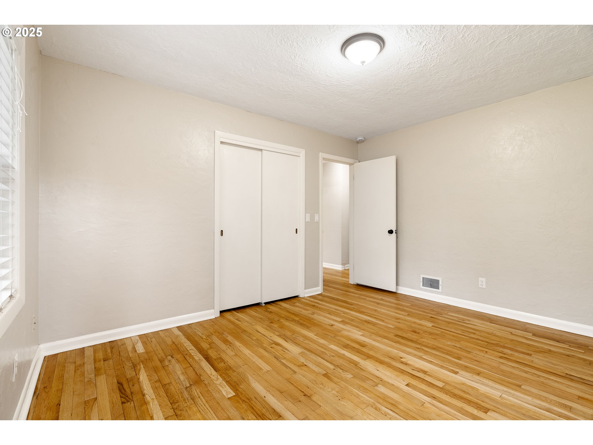 property viewer photo 18