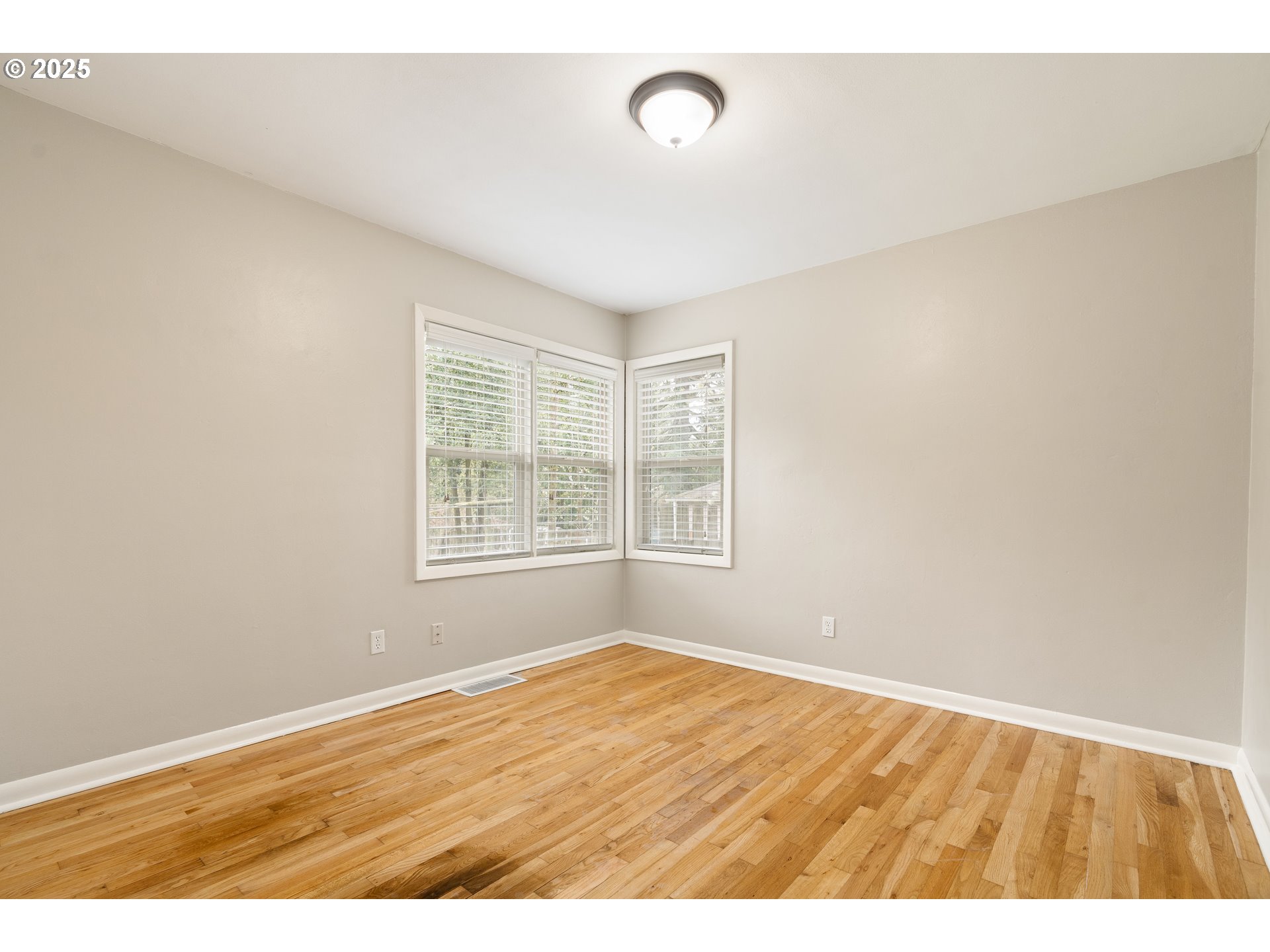 property viewer photo 19