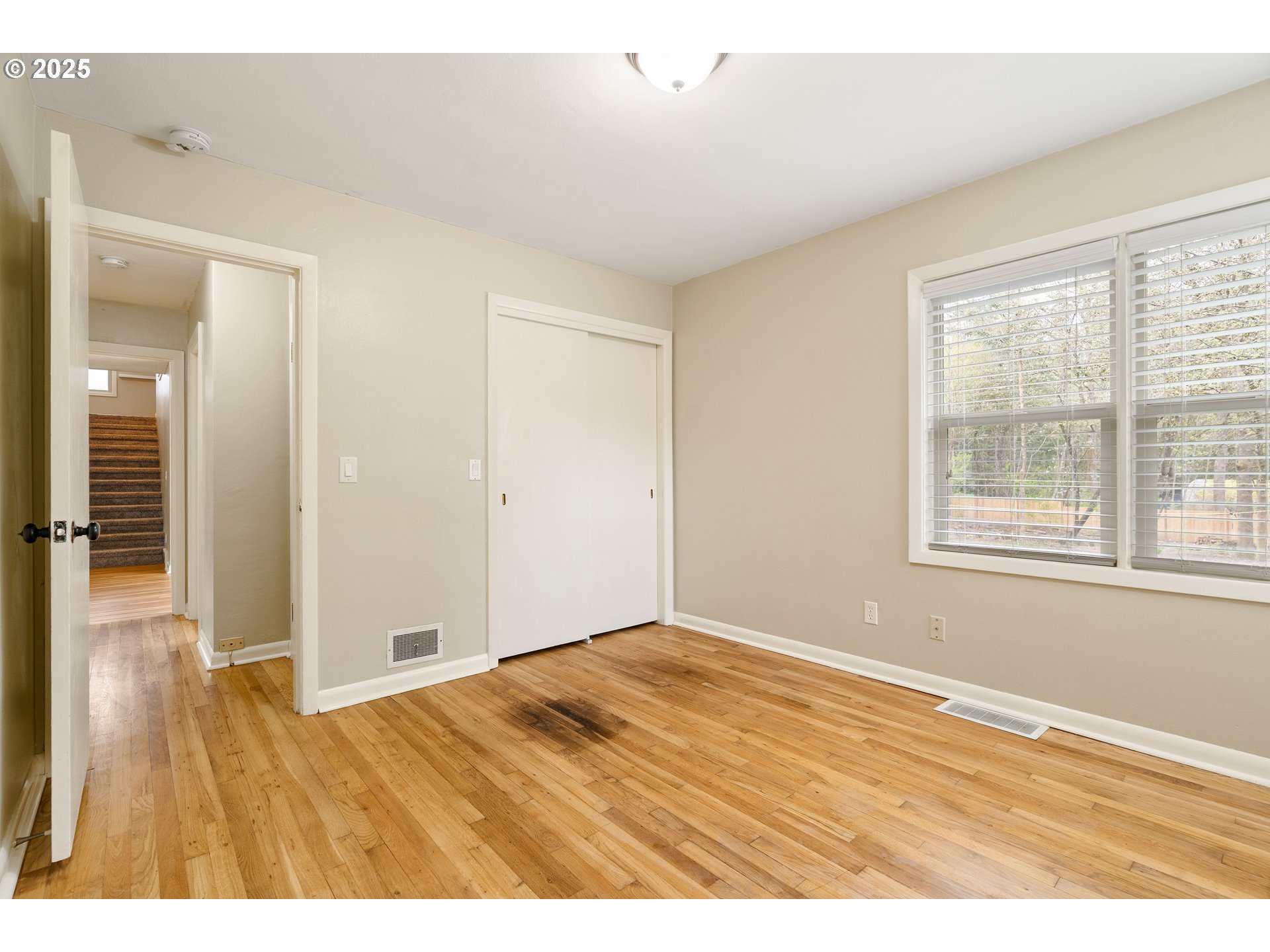 property viewer photo 20
