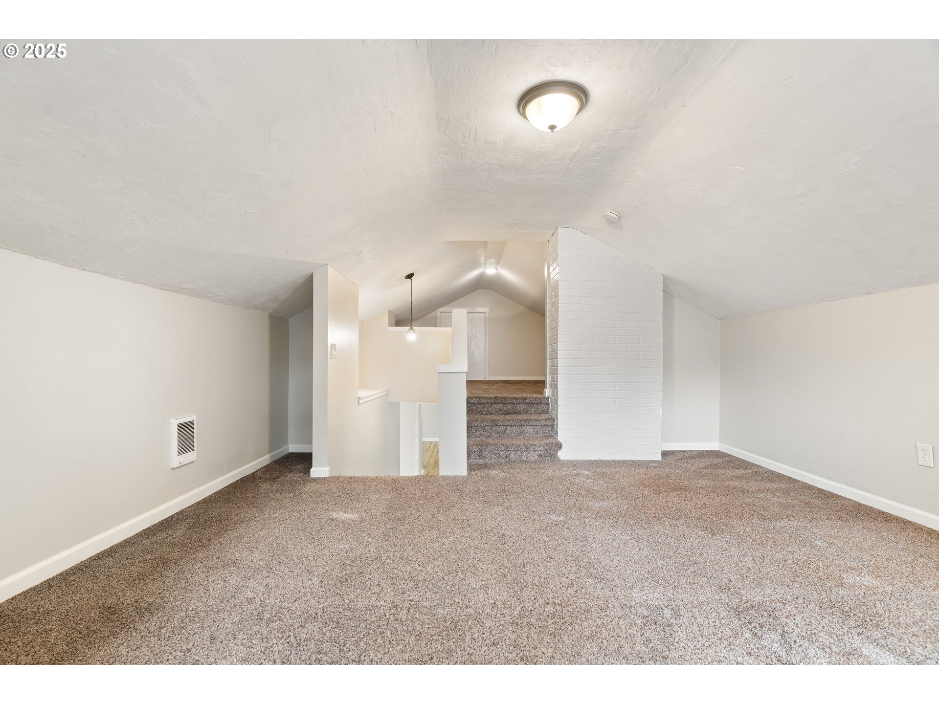 property viewer photo 22