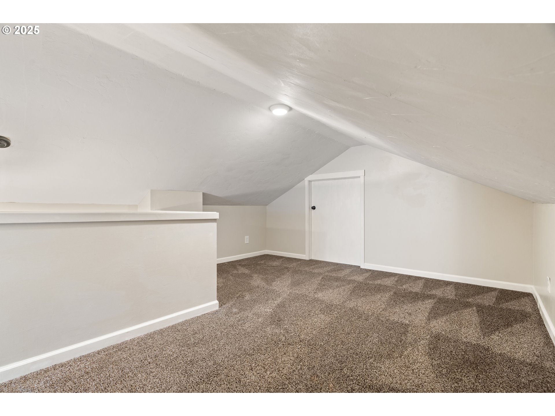 property viewer photo 23
