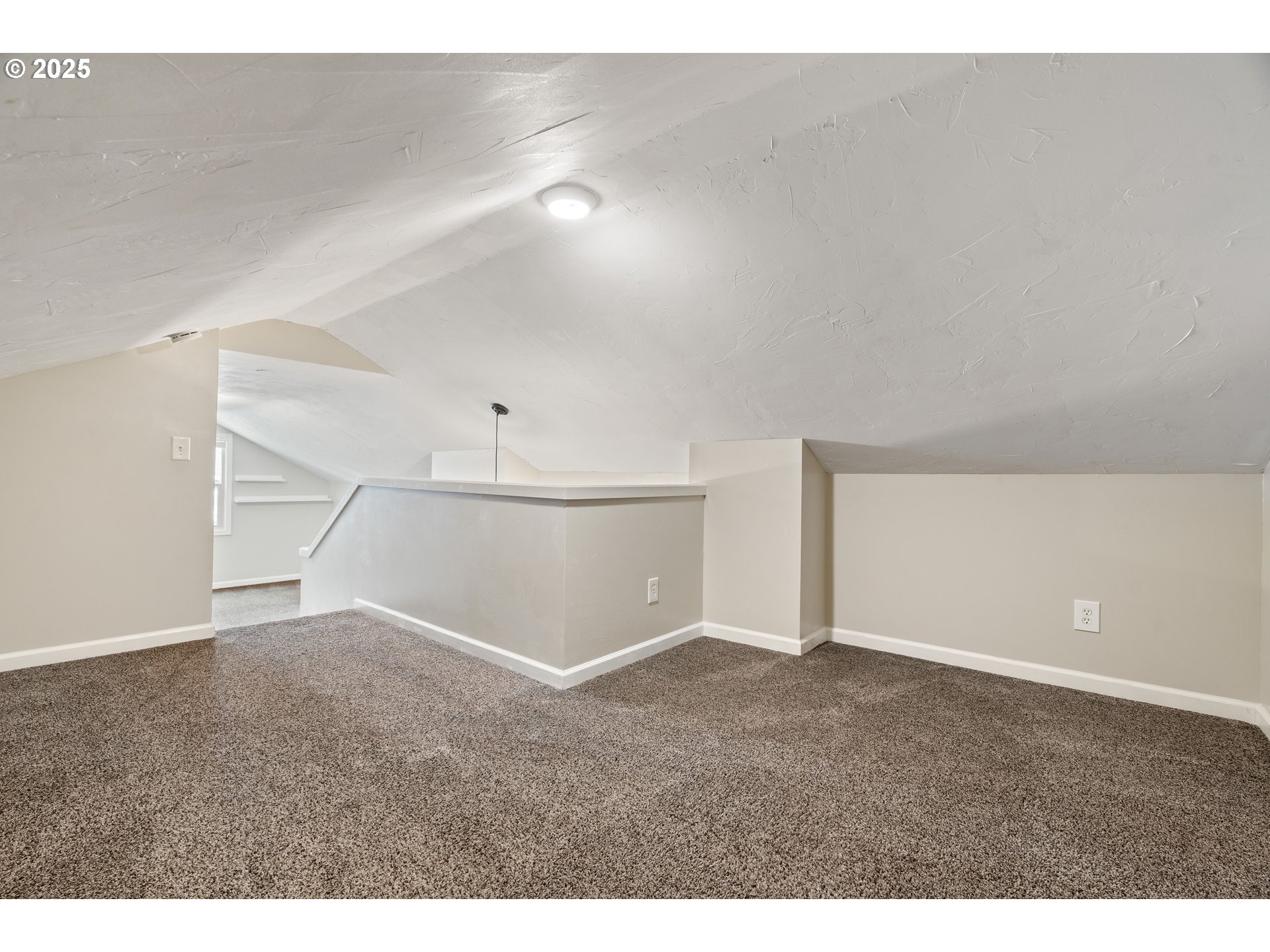 property viewer photo 24