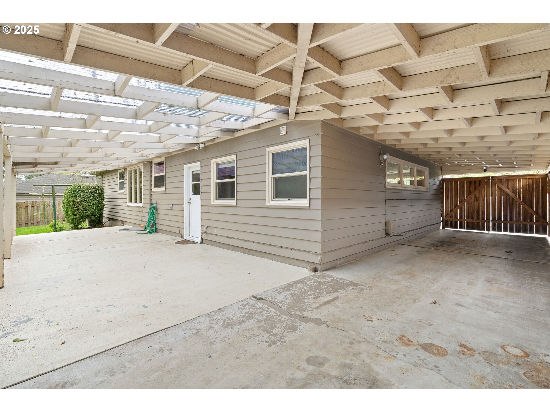 property viewer photo 31