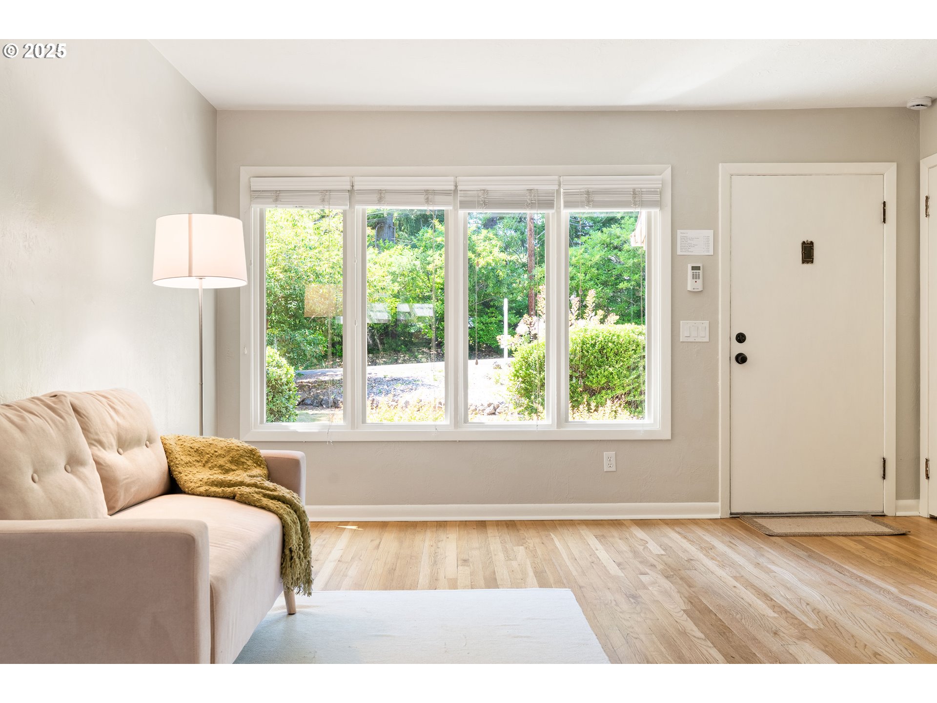 property viewer photo 5