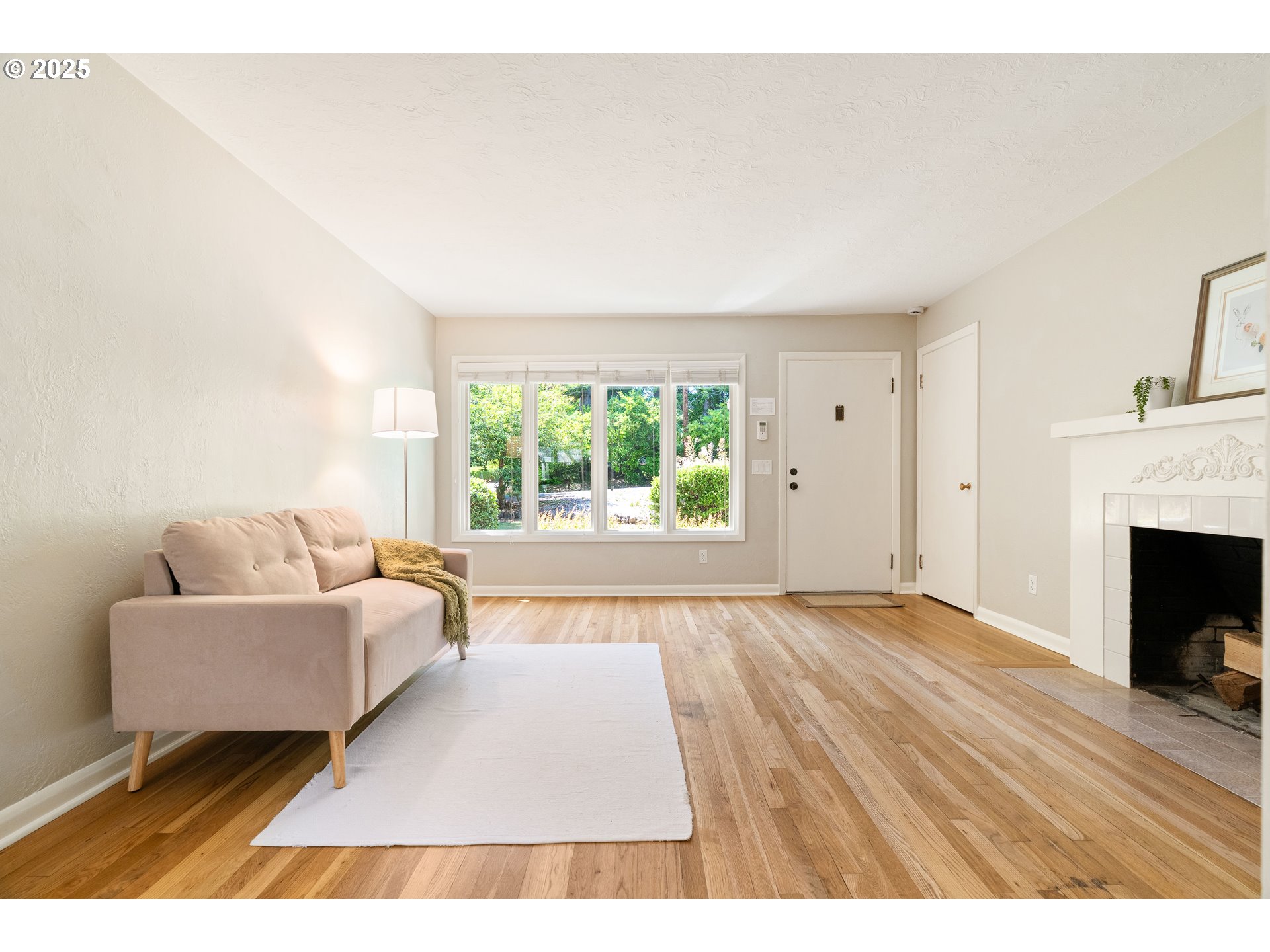 property viewer photo 6