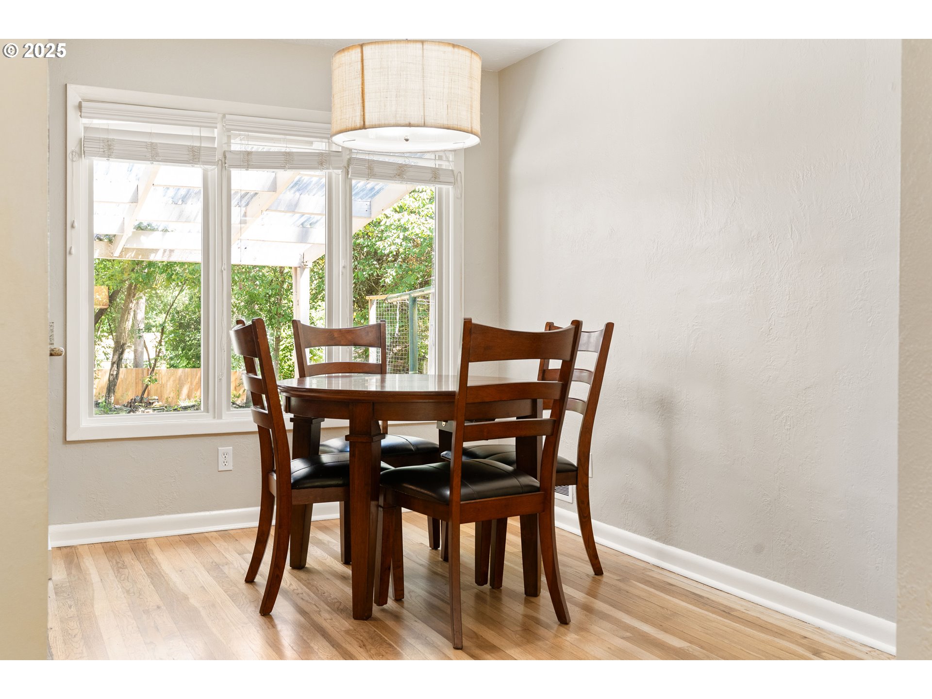 property viewer photo 7