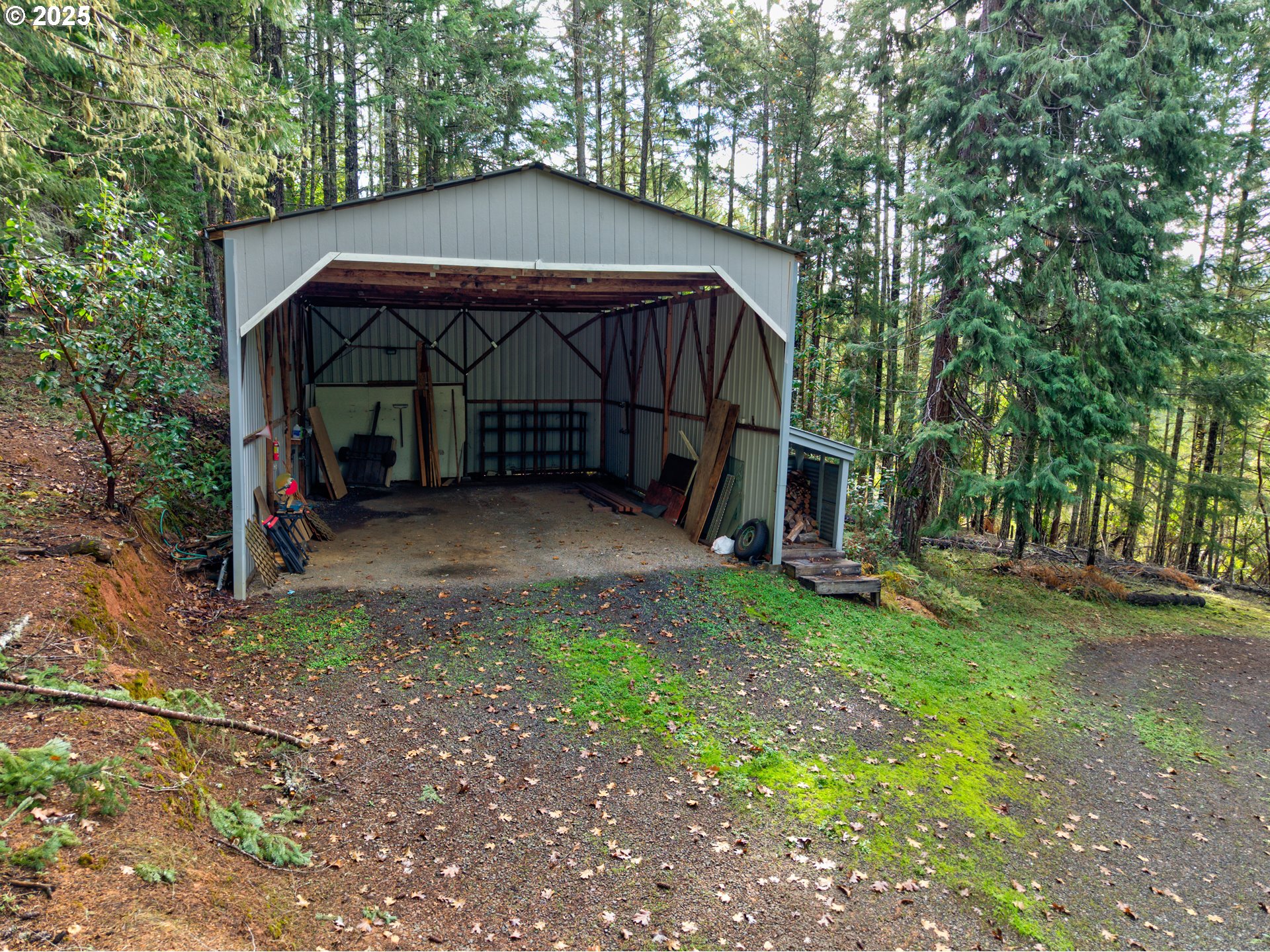 main property photo 39