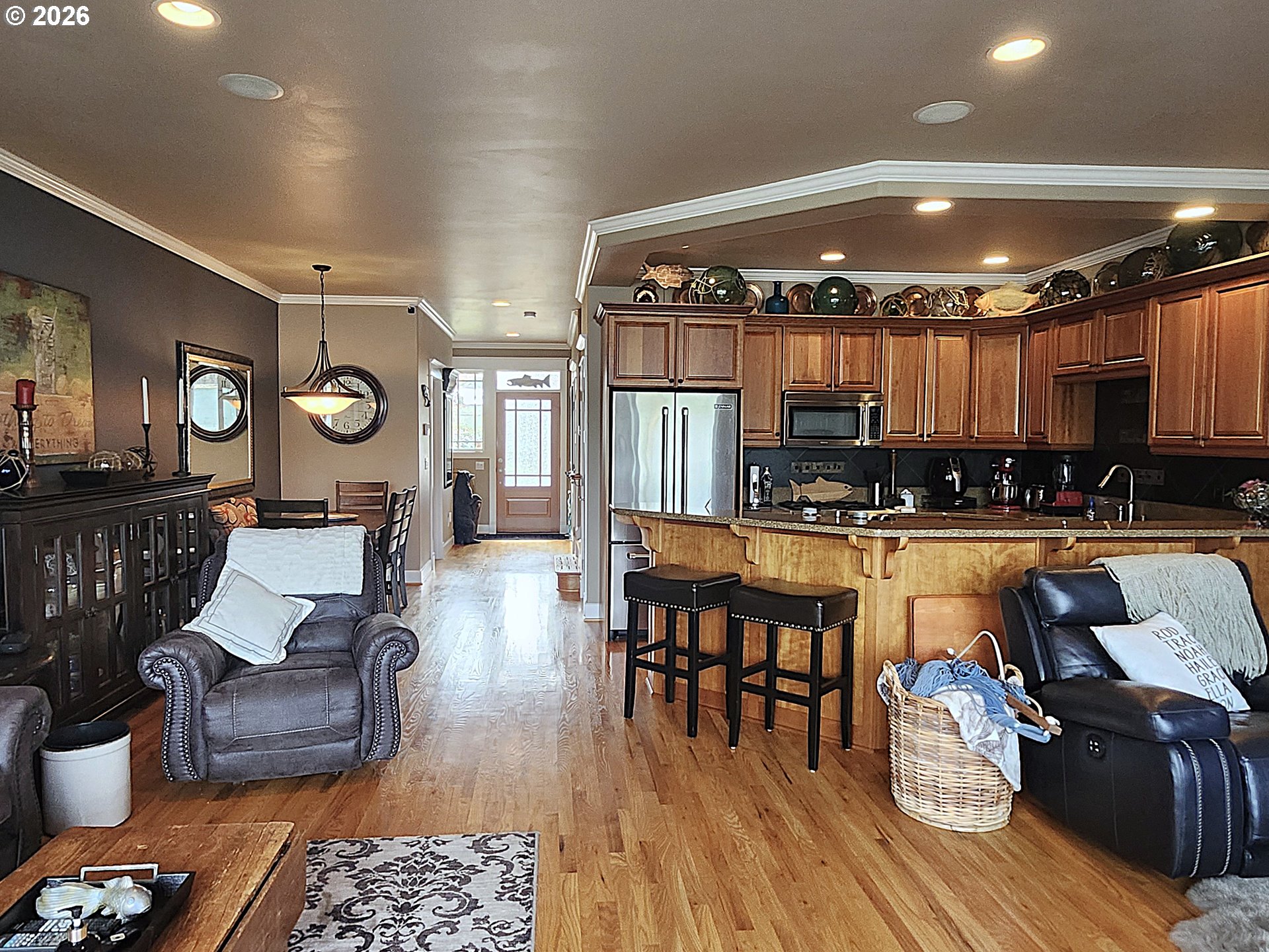 main property photo 6