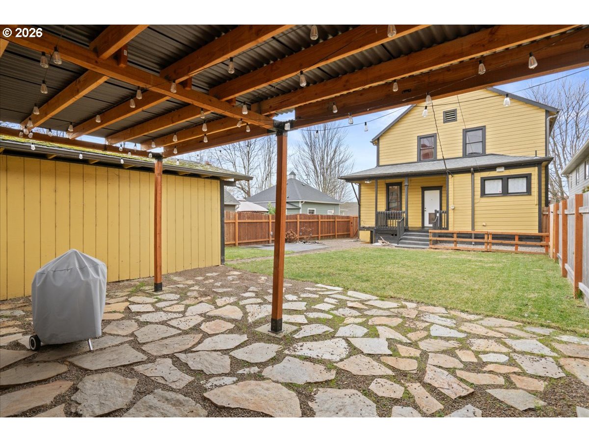 main property photo 41