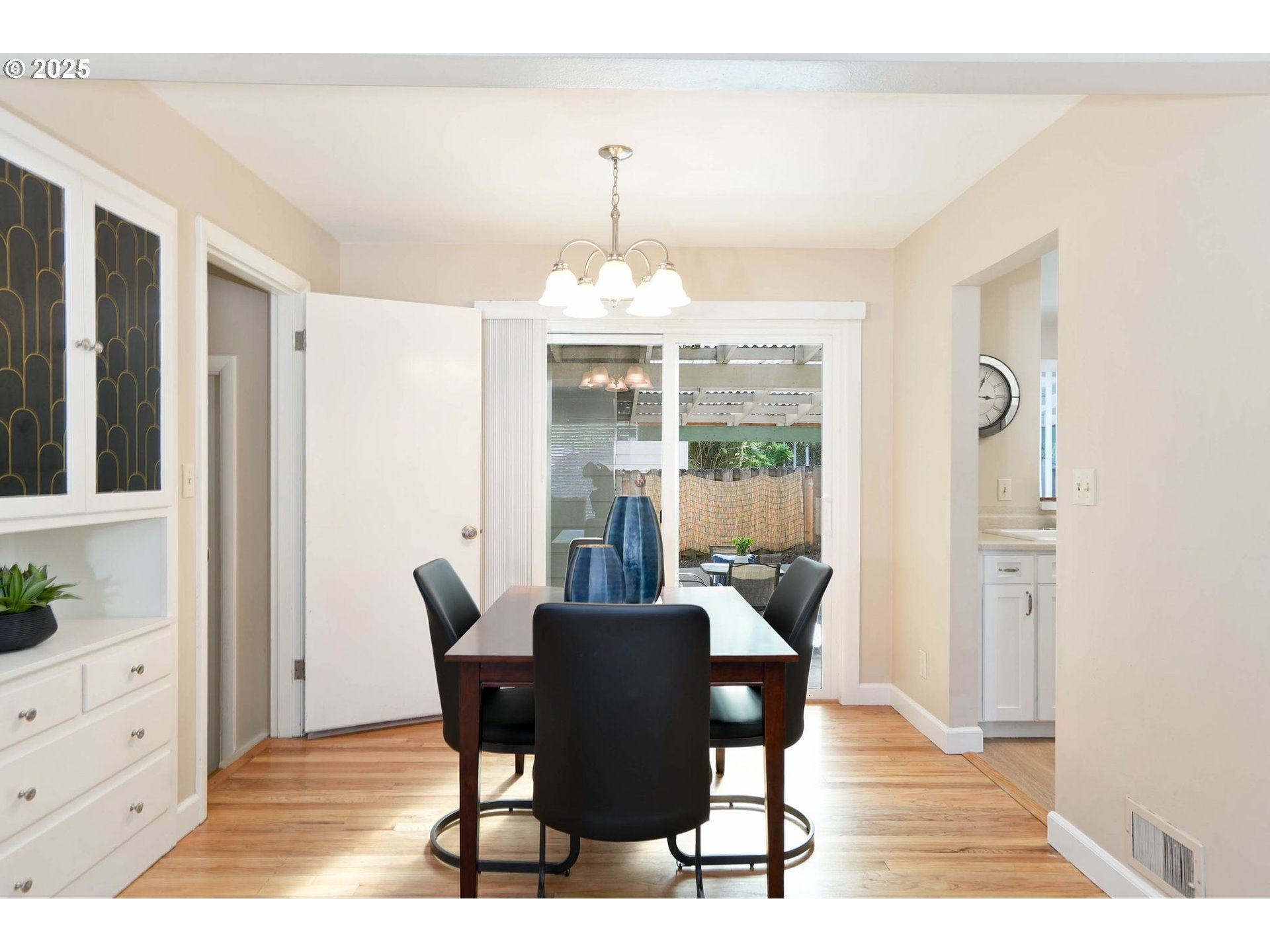 property viewer photo 10