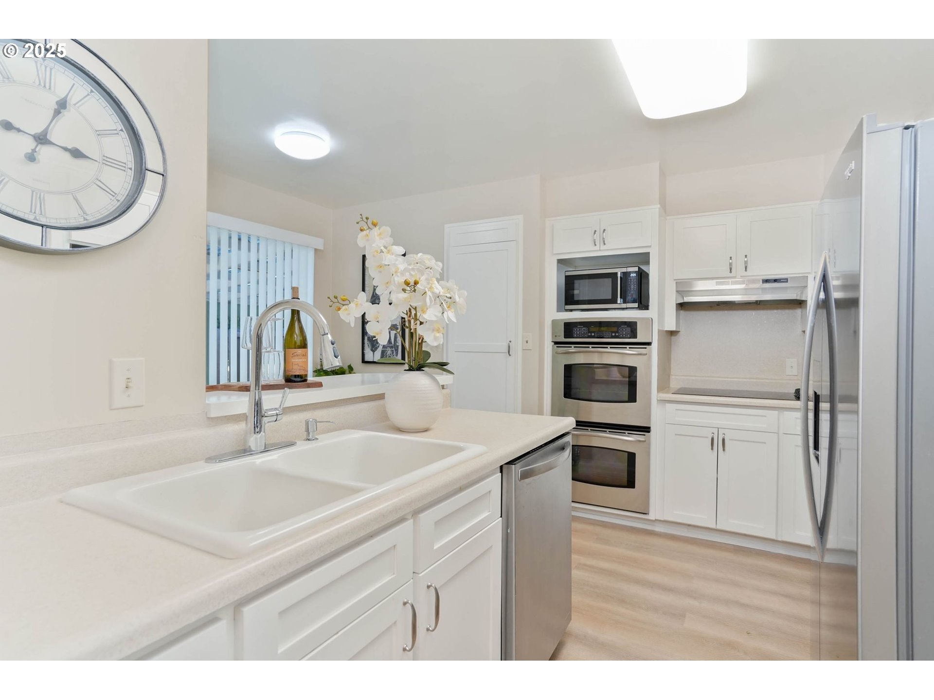 property viewer photo 11