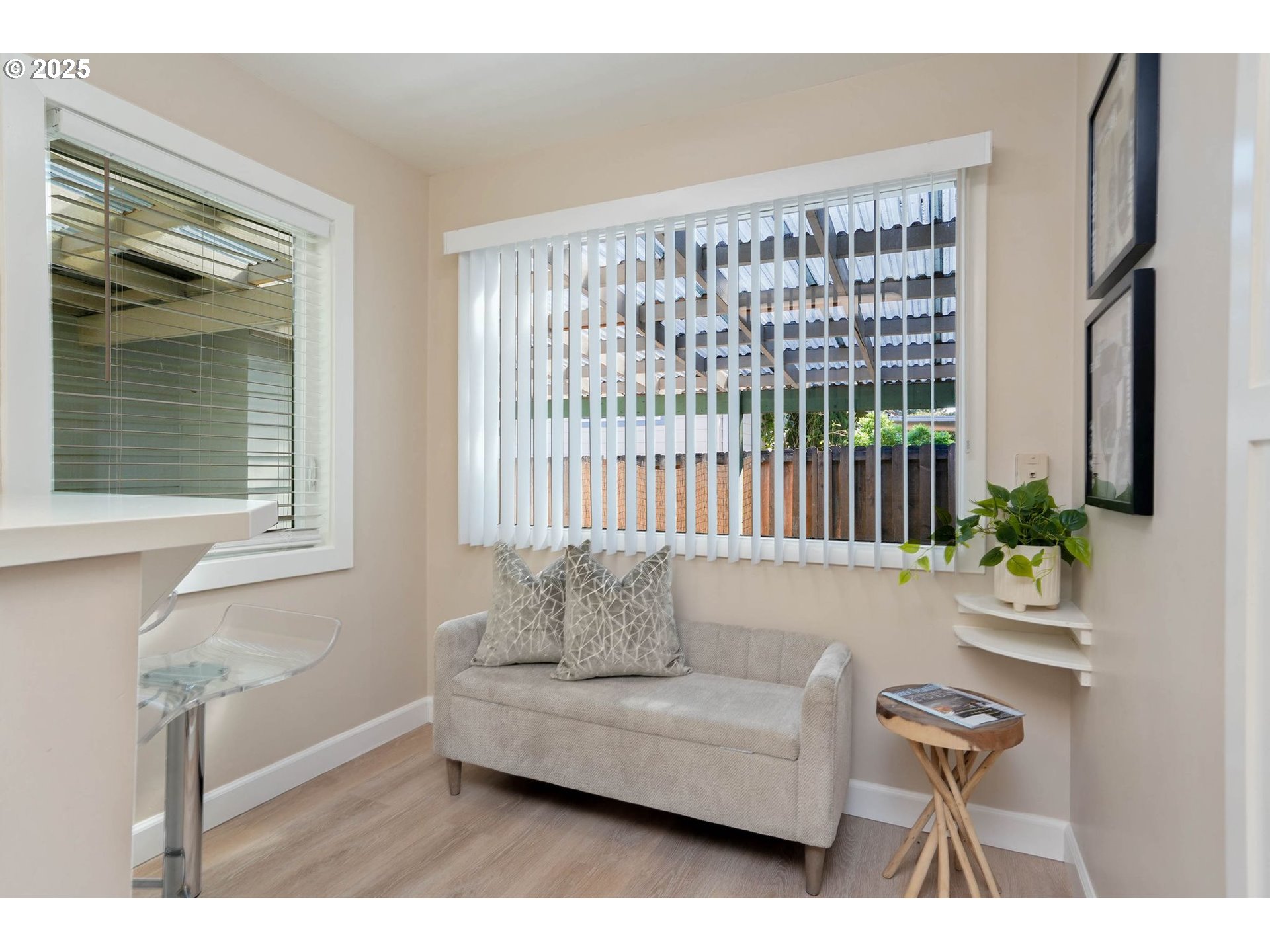property viewer photo 13