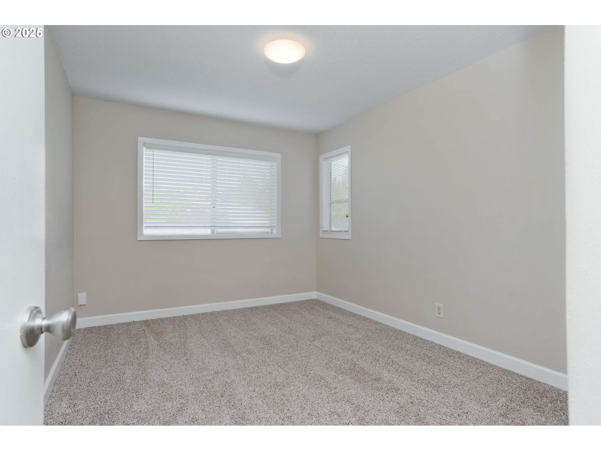 property viewer photo 17