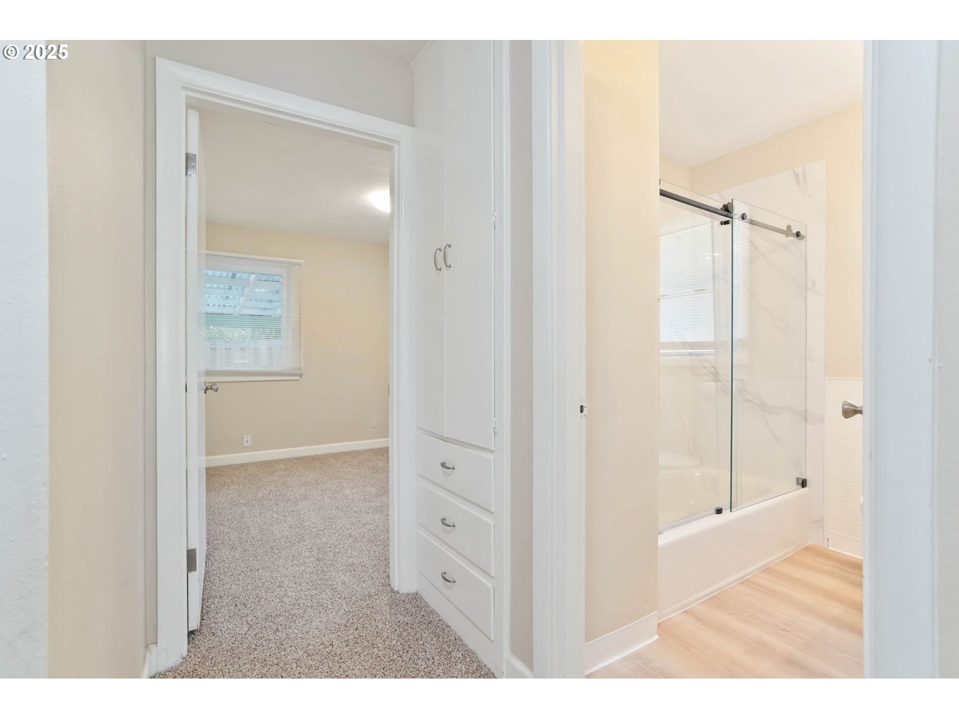 property viewer photo 19