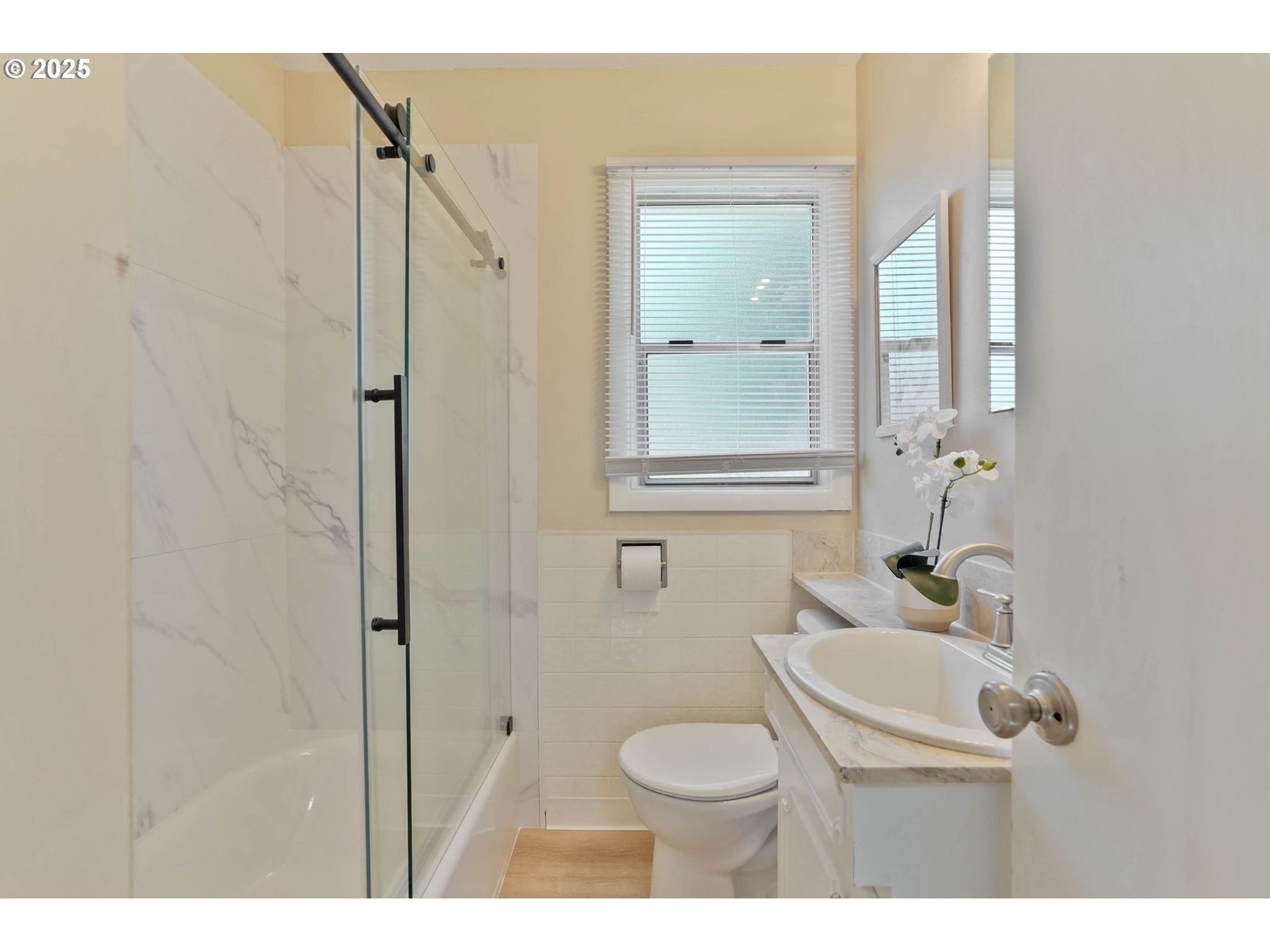 property viewer photo 22